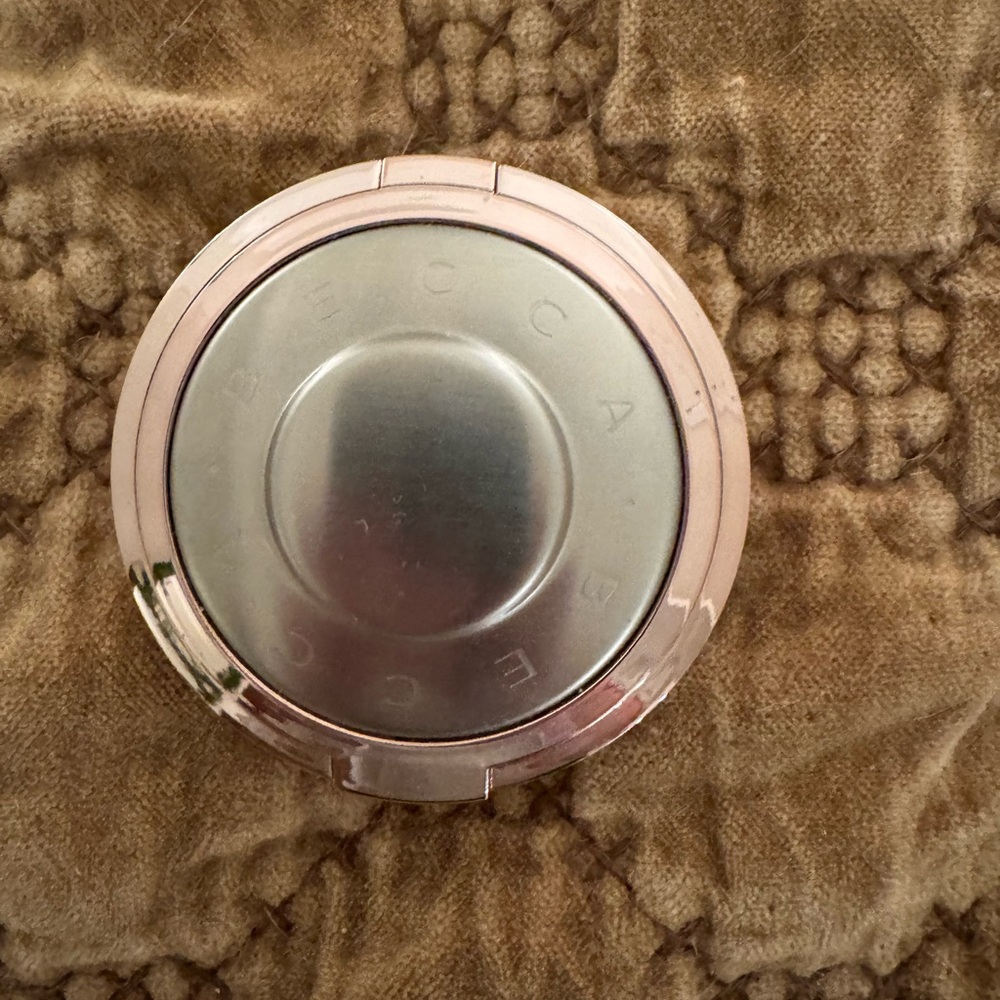 BECCA Vanilla Quartz Highlighter